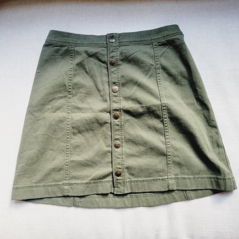 New HOLLISTER snap button down skirt